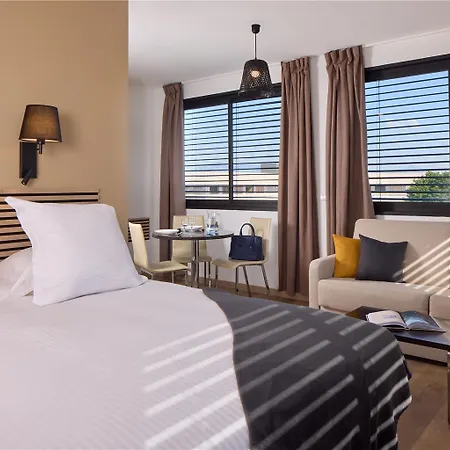 Отель Zenitude Residences Voltaire Ферней-Вольтер