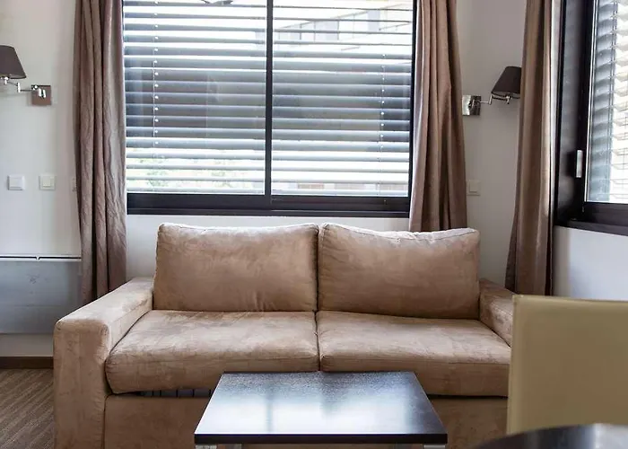 Zenitude Residences Voltaire * Ferney-Voltaire